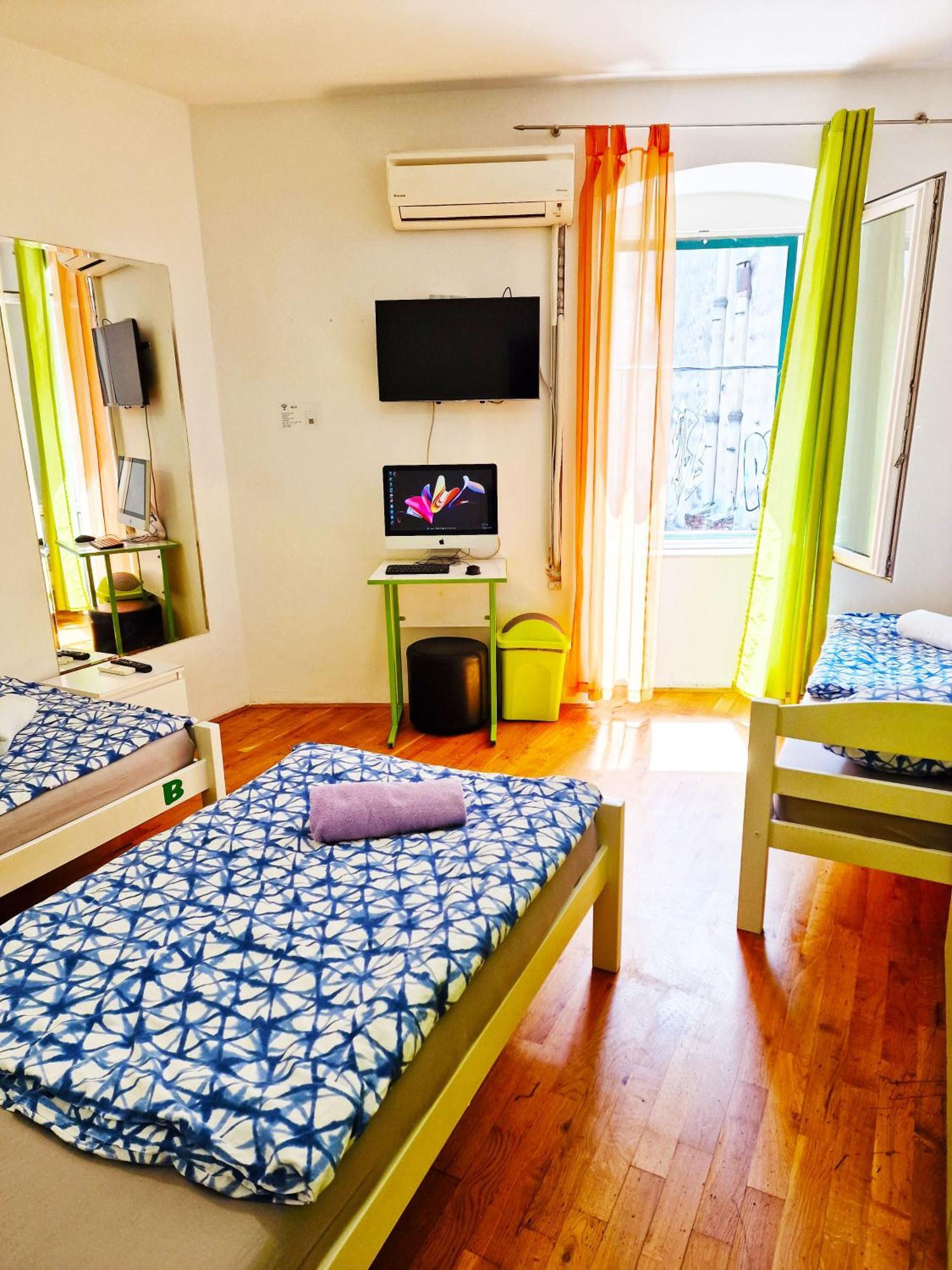 Croparadise Hostel Split Eksteriør billede