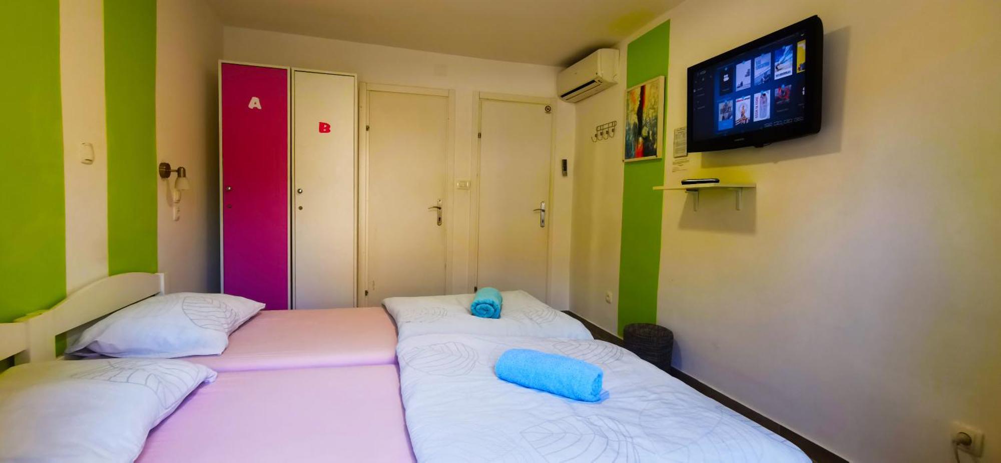 Croparadise Hostel Split Eksteriør billede